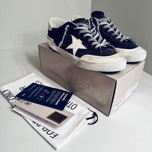 Golden Goose Men’s Grey Suede Super-Star Sneakers 43